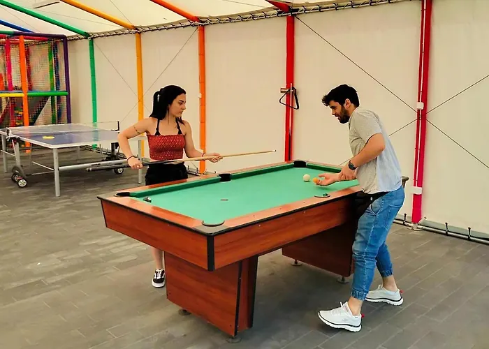 Very Close To The Beach, Siano Ty *