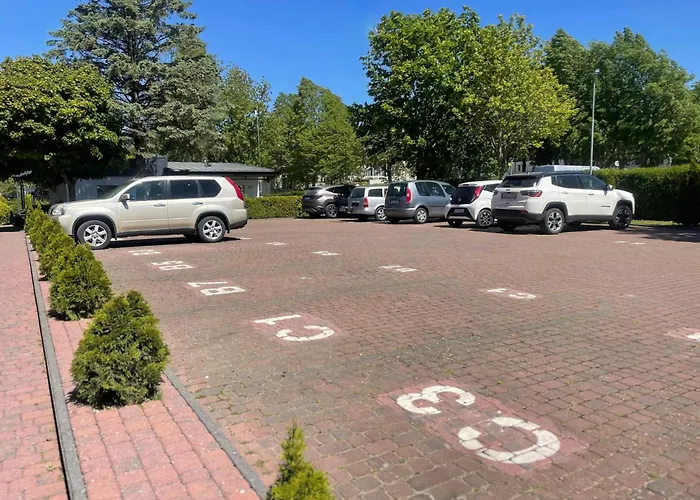 Very Close To The Beach, Siano Ty